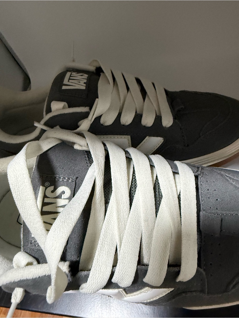 Vans Upland Gray Black Gum Sole Sneakers Mens Size 11 - Picture 16 of 16